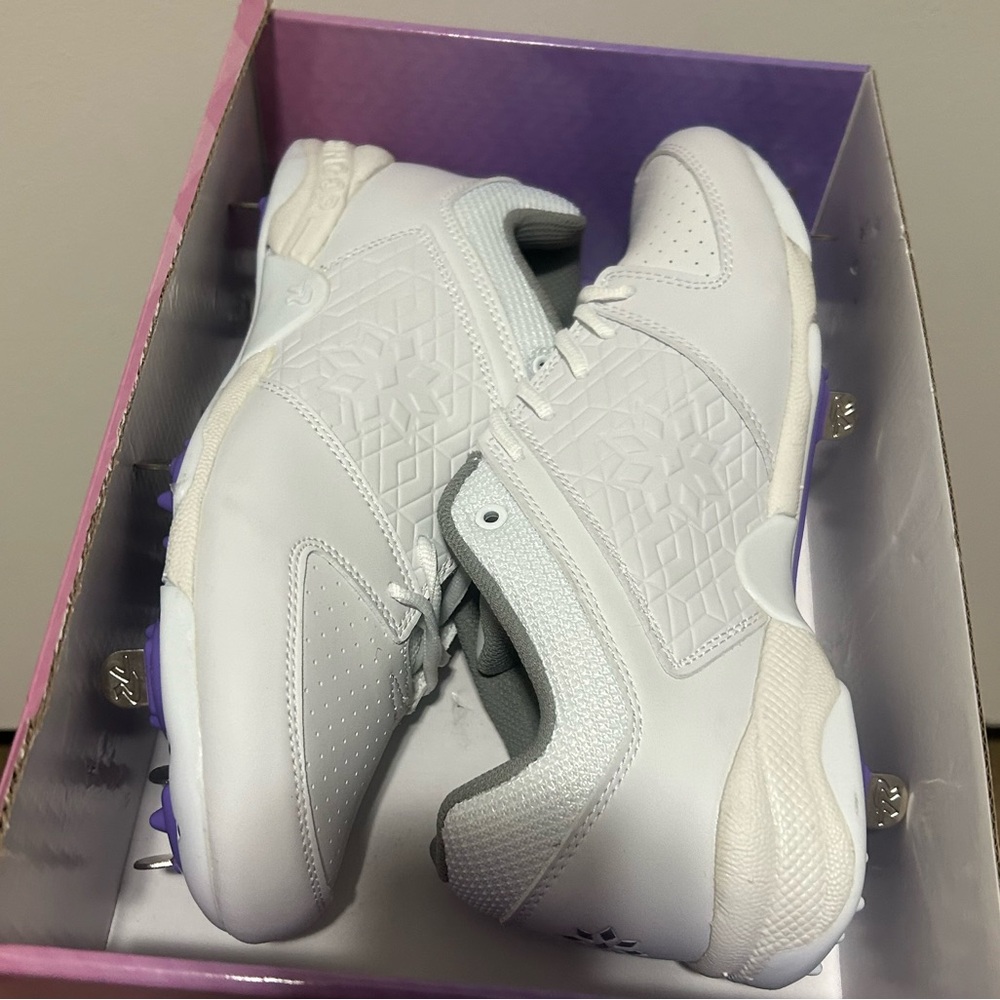 Brand New Rip-It diamond softball spike women’s 11 $75 OBO No Lid Box